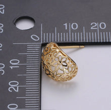 Load image into Gallery viewer, Dainty Golden Multi Flower Net Stud Earrings
